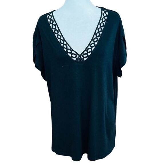 New with tags Saukole black short sleeved  tee shirt w/ crochet accent size XL. - Picture 1 of 6